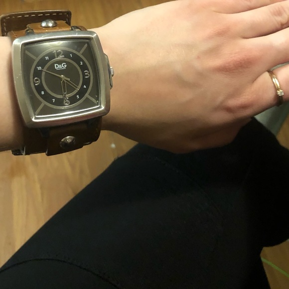 $SOLD$ Authentic Dolce and Gabbana mens watch - Picture 6 of 6